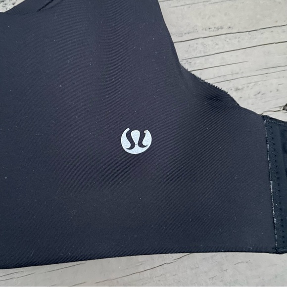Lululemon Booby Bracer Bra in Black size 38 DD - Picture 8 of 13